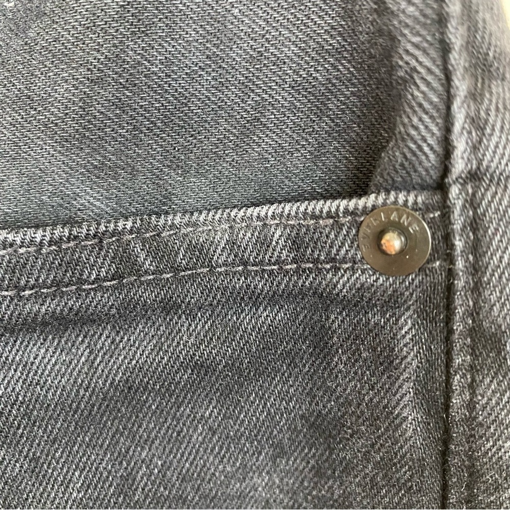 Everlane Men's Authentic Straight Jean in Washed Black Denim - Picture 11 of 13